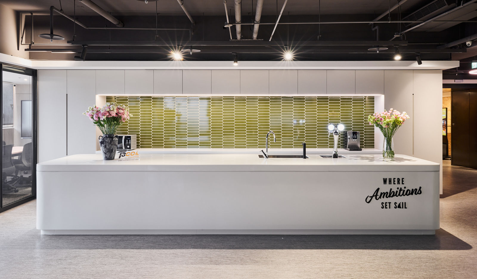 完善的廚房、餐飲區