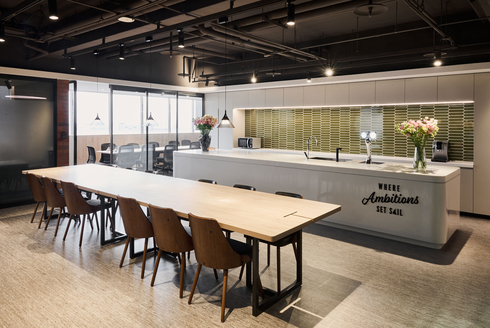 完善的廚房、餐飲區