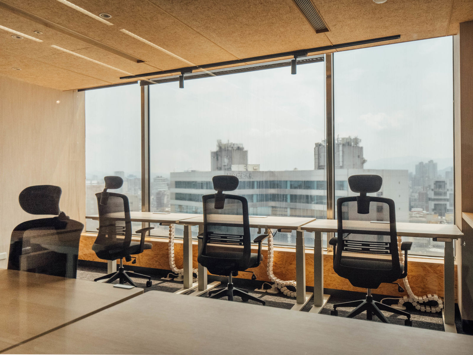 隔間辦公室環境照