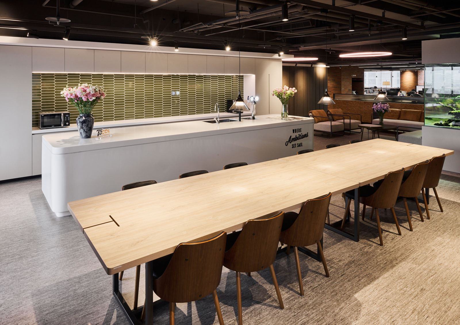 流動辦公桌照片