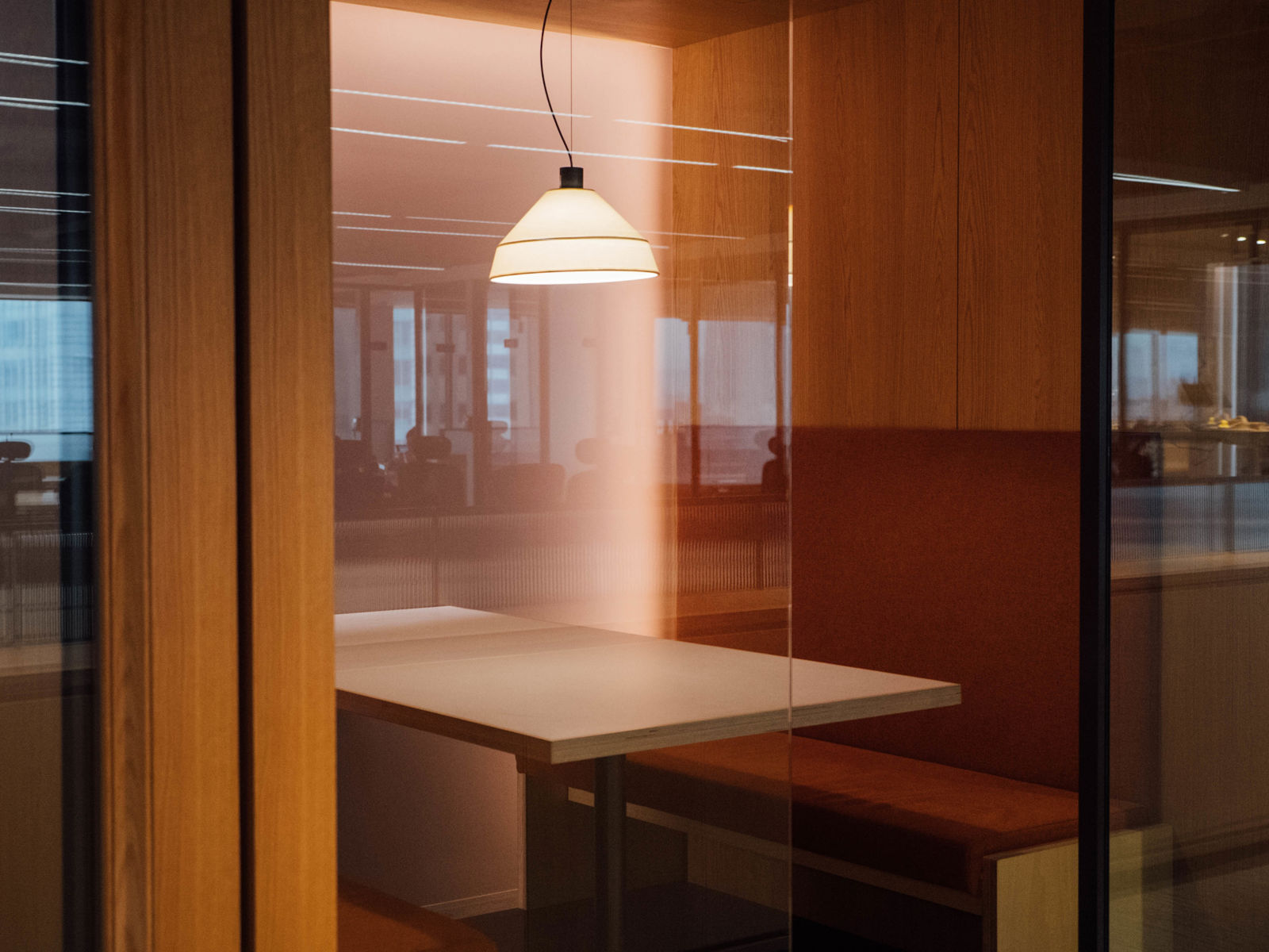 小隔間會議室環境照